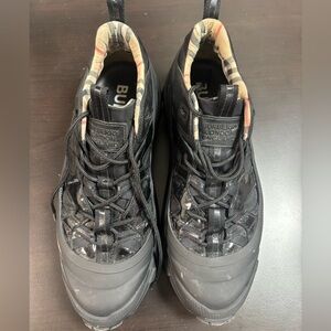 BURBERRY Men's Black Chunky Sneakers